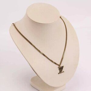 Authentic LOUIS VUITTON LV Wood Initial Gold MP2780 Necklace